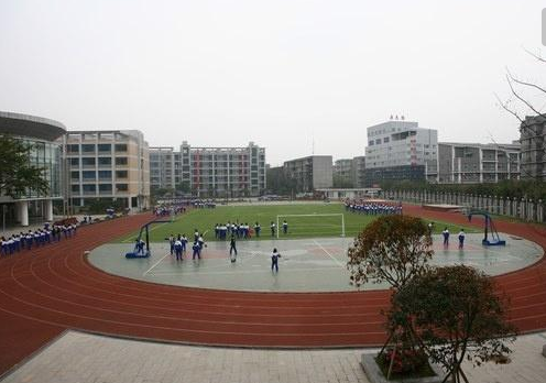 四川大學(xué)附屬中學(xué)（成都十二中）是怎樣的一所學(xué)校？