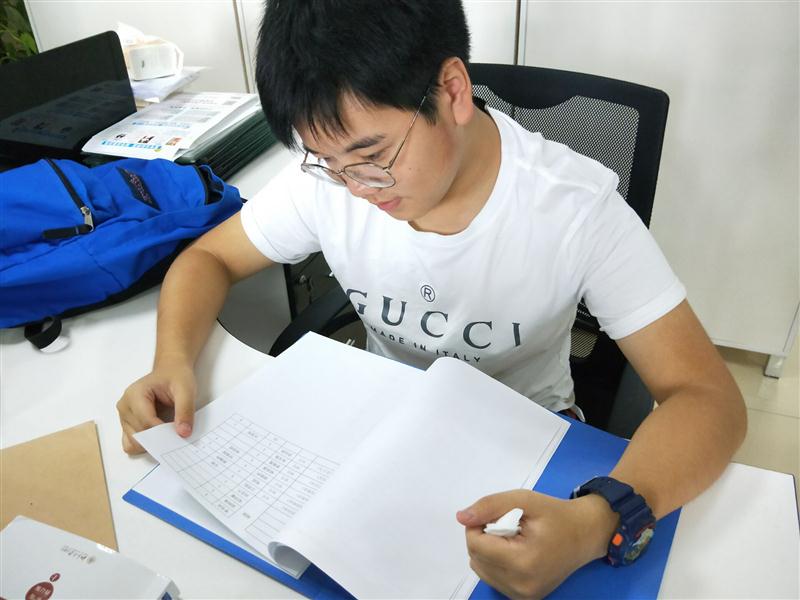 宜賓三中校園電視臺優(yōu)秀學(xué)生到宜賓電視臺開(kāi)展見(jiàn)習交流
