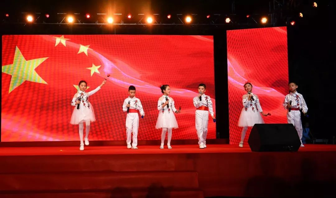 成都七中八一學(xué)校的錄取分數線(xiàn)是多少？