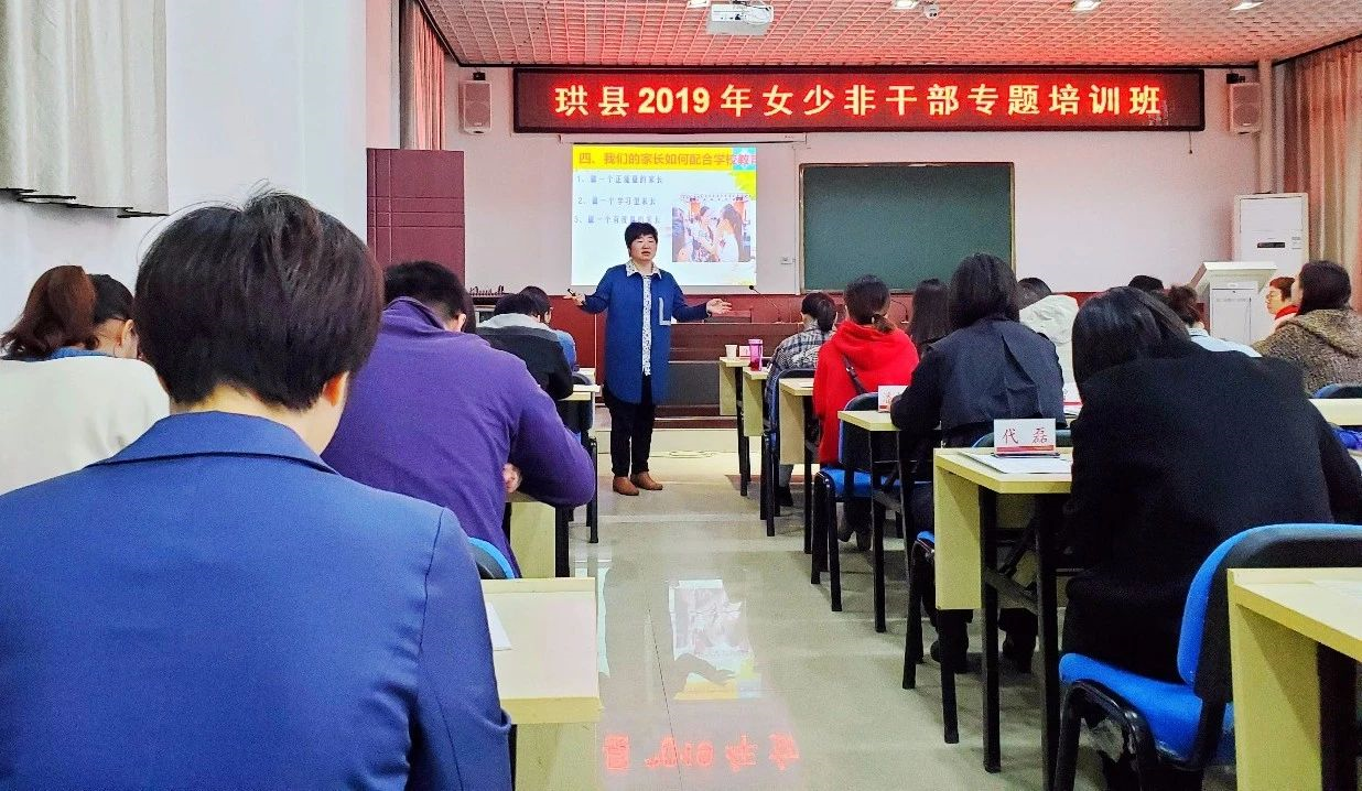 成都七中實(shí)驗學(xué)校高中一年的學(xué)費是多少？