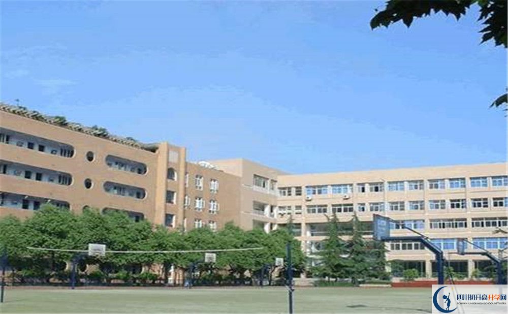 成都大學(xué)附屬中學(xué)的初升高分數線(xiàn)是多少？